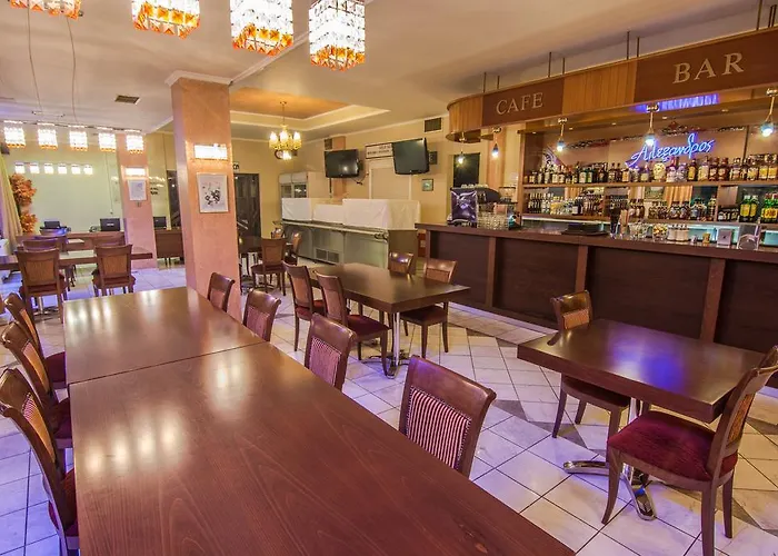 亚历山德斯酒店